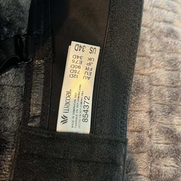 NWT Wacoal Black 34D Strapless Bra Wire Free Adjustable Straps Halter Regular - Picture 9 of 10